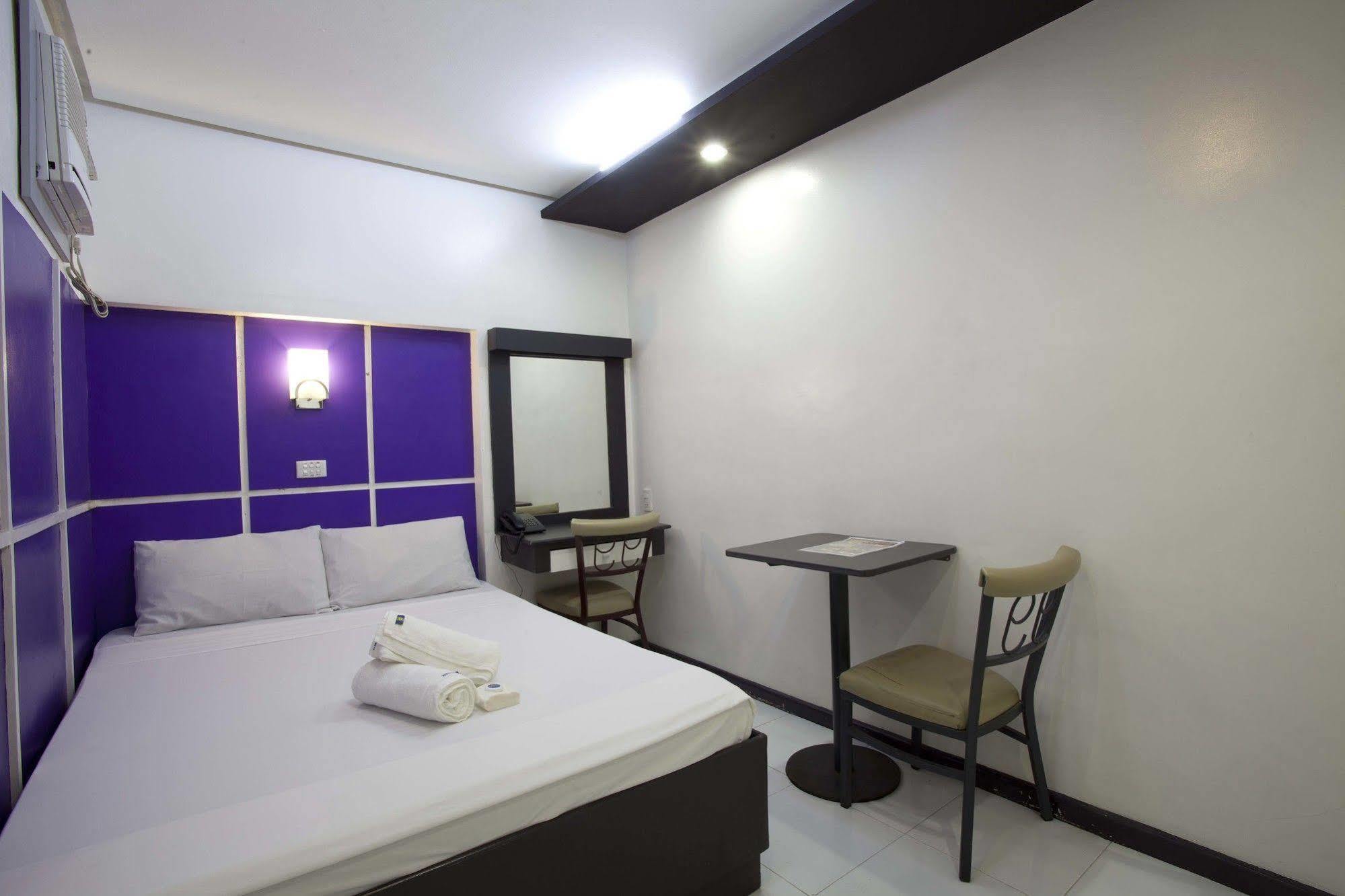 Hotel 99 Cubao Quezon City Exterior photo