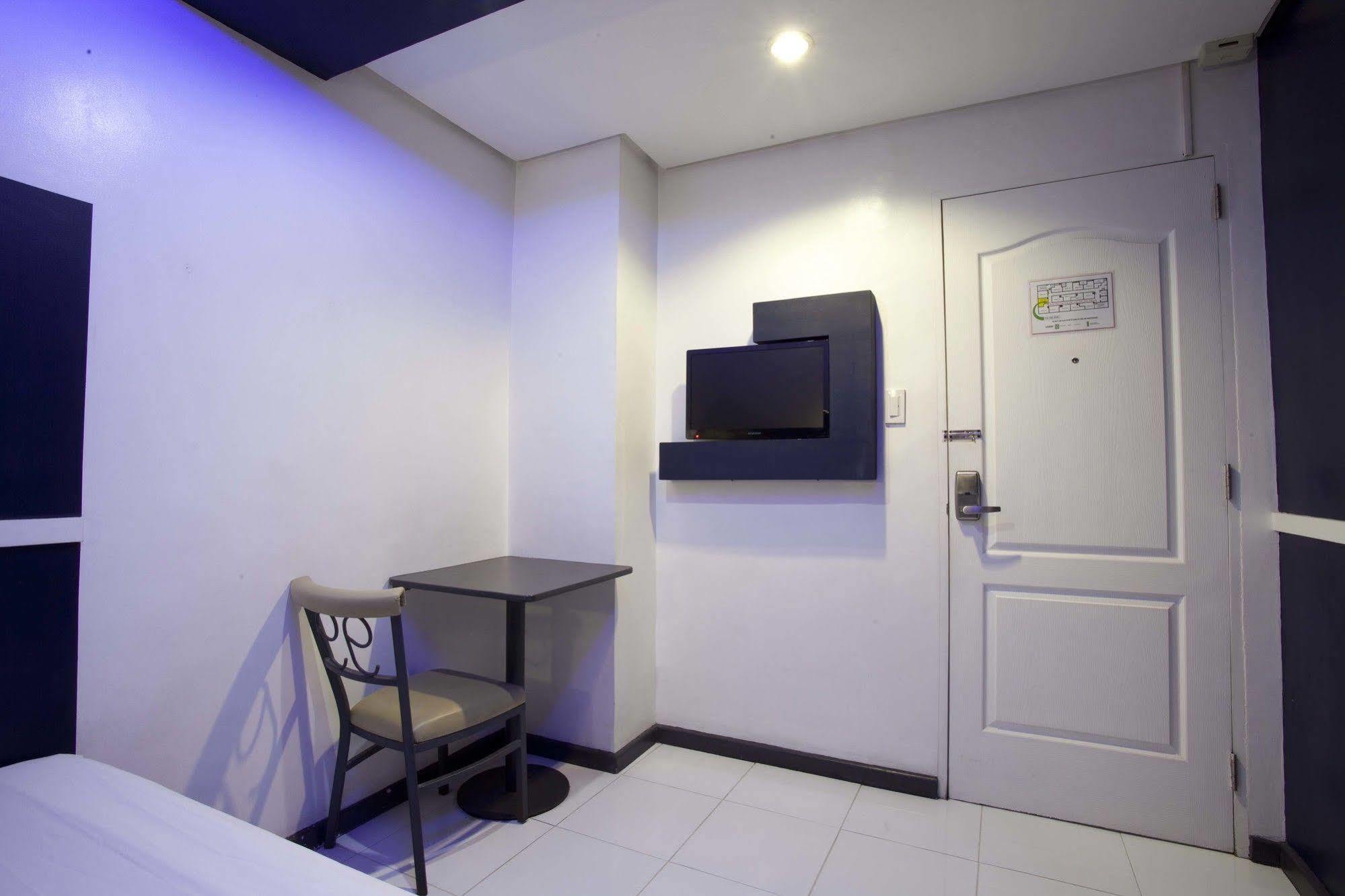Hotel 99 Cubao Quezon City Exterior photo