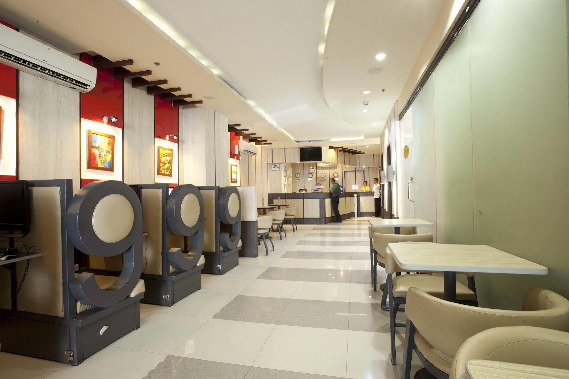 Hotel 99 Cubao Quezon City Exterior photo